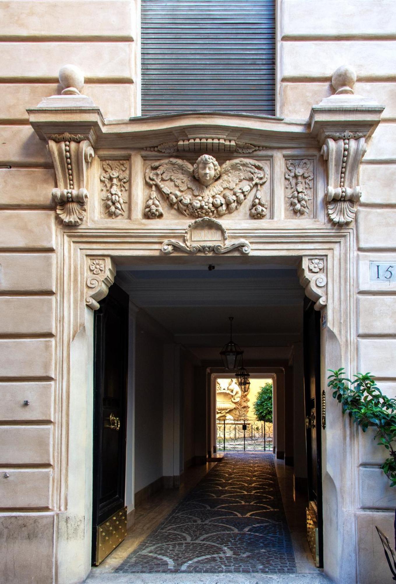 Bernini Stay, Next To Trevi Fountain * Rom