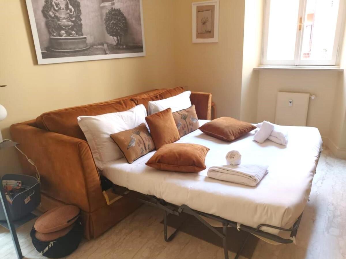 Bernini Stay, Next To Trevi Fountain Rom